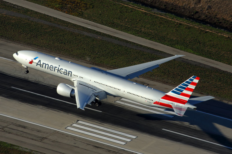 AMERICAN BOEING 777 300ER LAX RF 5K5A7672.jpg