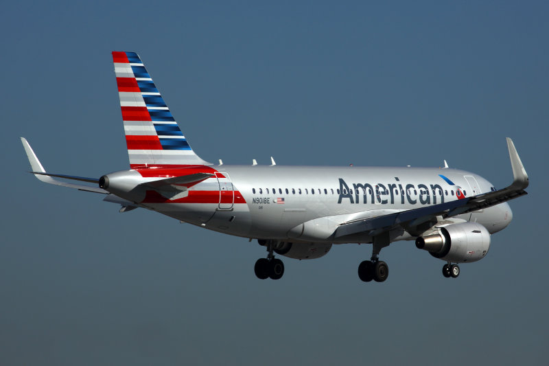 AMERICAN AIRBUS A319 MIA RF 5K5A8624.jpg