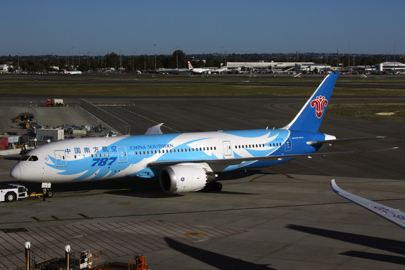 CHINA SOUTHERN BOEING 787 8 PER RF 5K5A0253.jpg