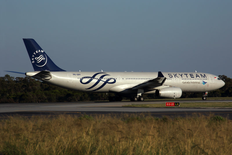 GARUDA INDONESIA AIRBUS A330 300 PER RF 5K5A0111.jpg