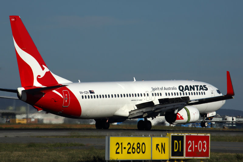 QANTAS BOEING 737 800 PER RF 5K5A9865.jpg