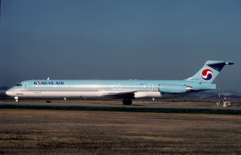 KOREAN AIR MD80 HL7225 K