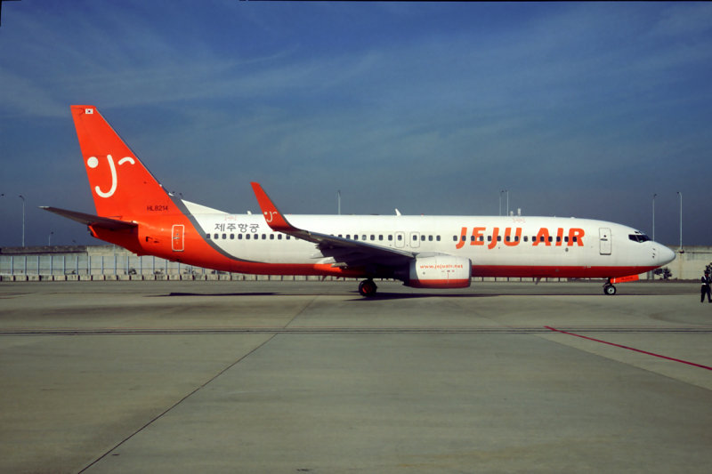 JEJU AIR BOEING 737 800 HL8214 F.jpg