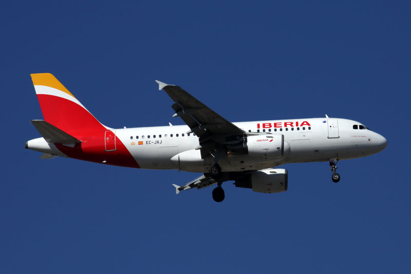 IBERIA AIRBUS A319 MAD RF 5K5A2899.jpg