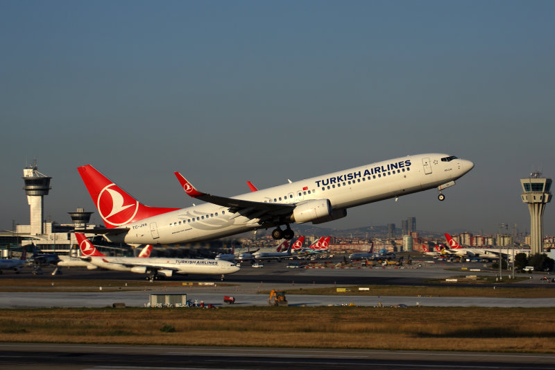 TURKISH AIRLINES BOEING 737 800 IST RF 5K5A3341.jpg