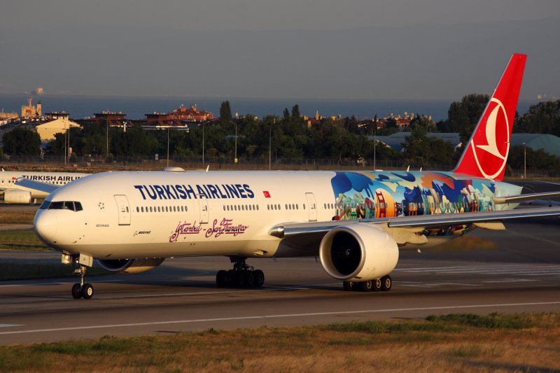 TURKISH AIRLINES BOEING 777 300ER IST RF 5K5A3403.jpg