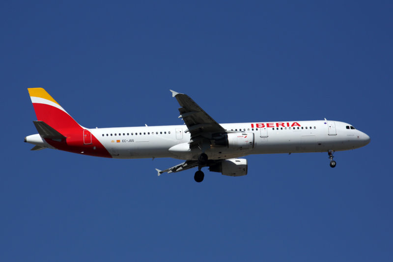 IBERIA AIRBUS A321 MAD RF 5K5A2924.jpg