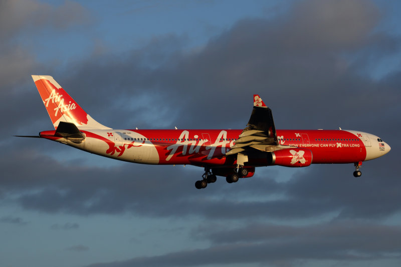 AIR ASIA AIRBUS A330 300 MEL RF 5K5A3703.jpg