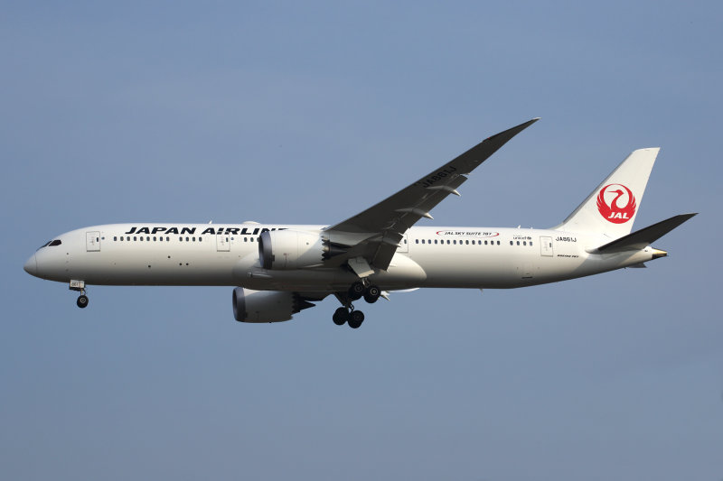 JAPAN AIRLINES BOEING 787 9 CGK RF 5K5A4126.jpg