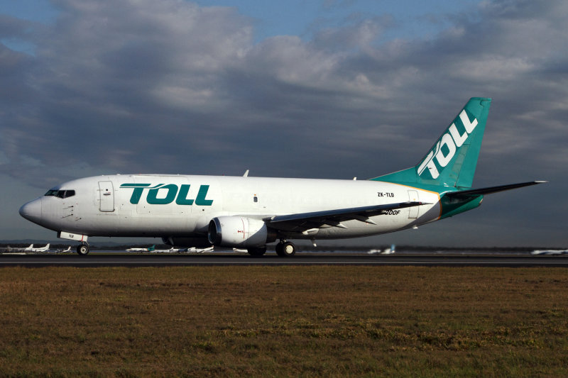 TOLL BOEING 737 300F BNE RF IMG_9163.jpg