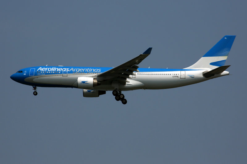 AEROLINEAS ARGENTINAS AIRBUS A330 200 JFK RF 5K5A4864.jpg