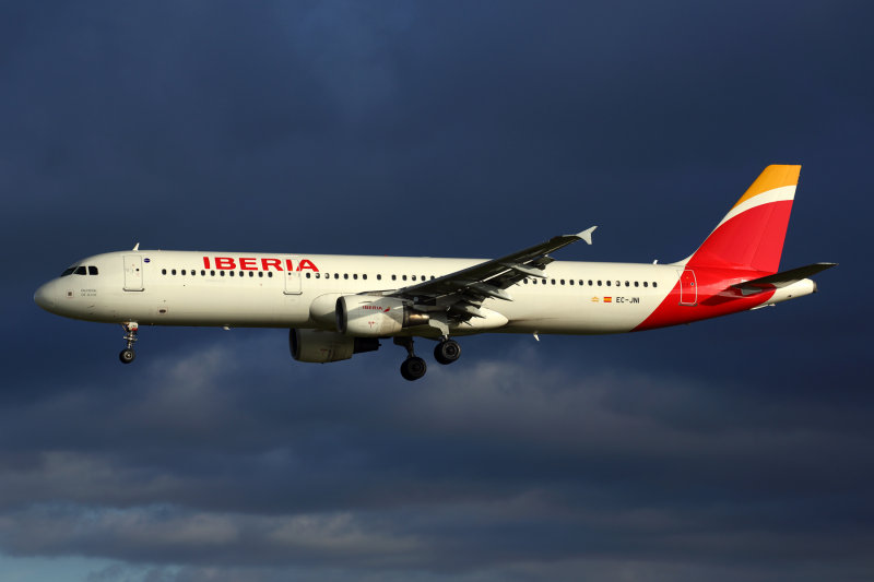 IBERIA AIRBUS A321 BCN RF 5K5A9862.jpg