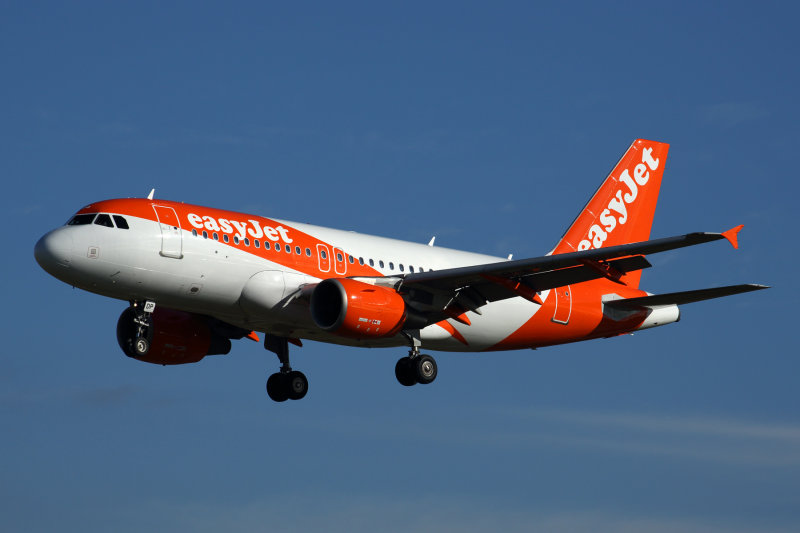 EASYJET AIRBUS A319 BCN RF 5K5A9911.jpg