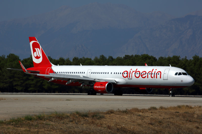 AIR BERLIN AIRBUS A321 AYT RF 5K5A7978.jpg