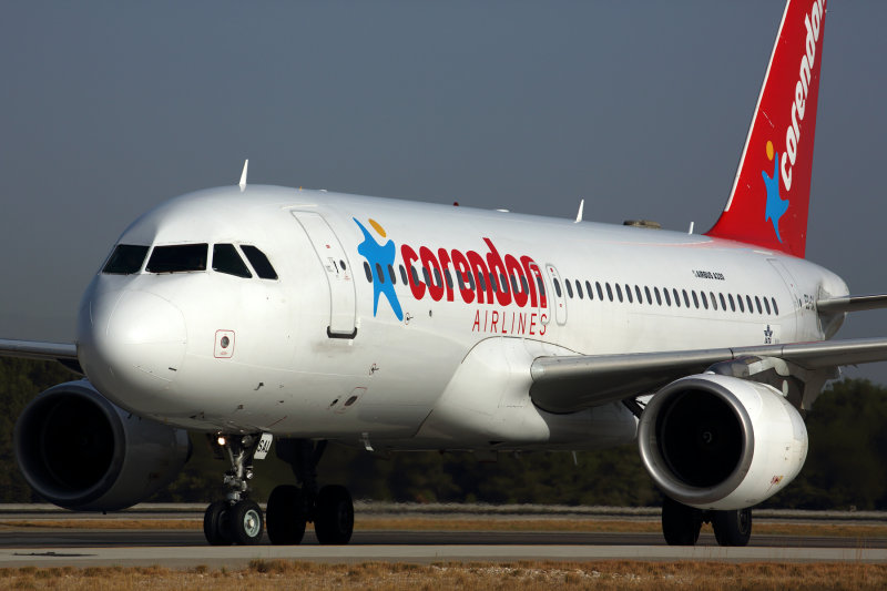 CORENDON AIRLINES AIRBUS A320 AYT RF 5K5A6696.jpg