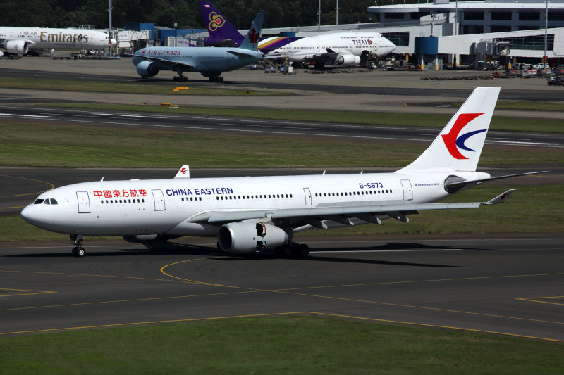 CHINA EASTERN AIRBUS A330 200 SYD RF 5K5A0057.jpg