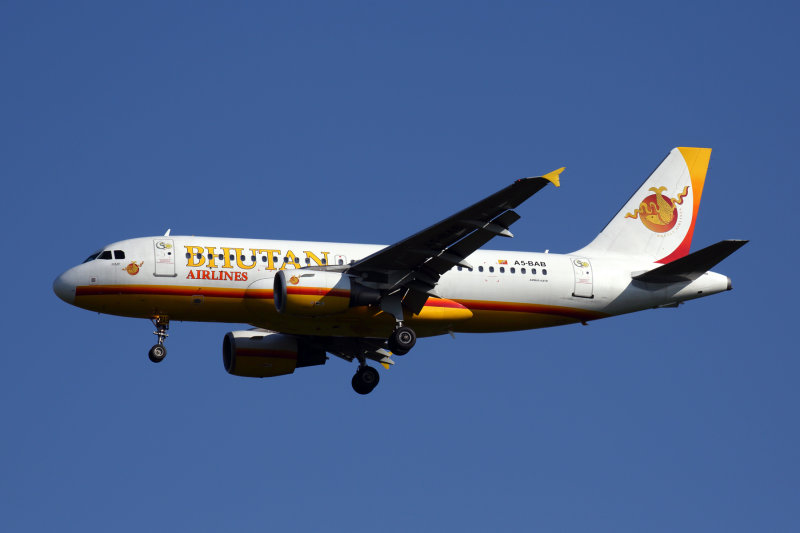 BHUTAN AIRLINES AIRBUS A319 BKK RF 5K5A2099.jpg