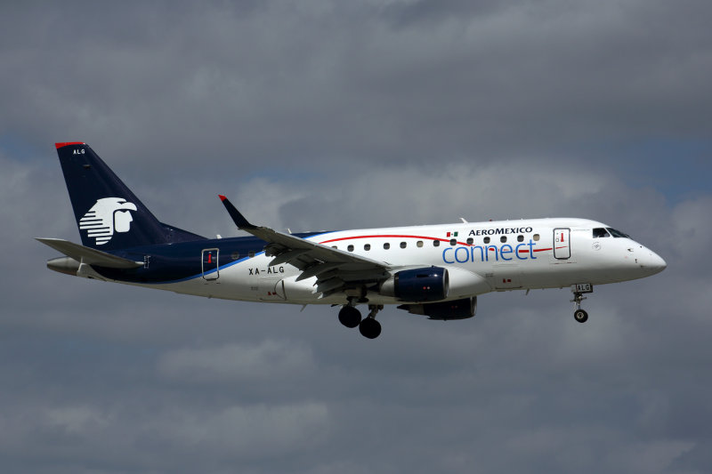 AERO MEXICO CONNECT EMBRAER 175 MIA RF 5K5A4374.jpg