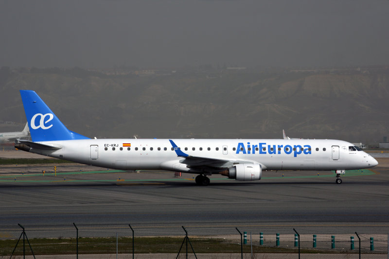 AIR EUROPA EMBRAER 190 MAD RF 5K5A4710.jpg