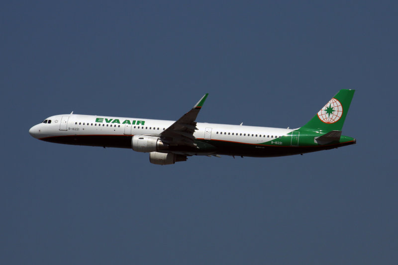 EVA AIR AIRBUS A321 HKG RF 5K5A5517.jpg