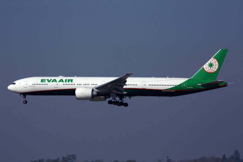 EVA AIR BOEING 777 300ER LAX RF 5K5A3529.jpg