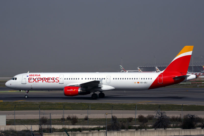 IBERIA EXPRESS AIRBUS A321 MAD RF 5K5A4634.jpg