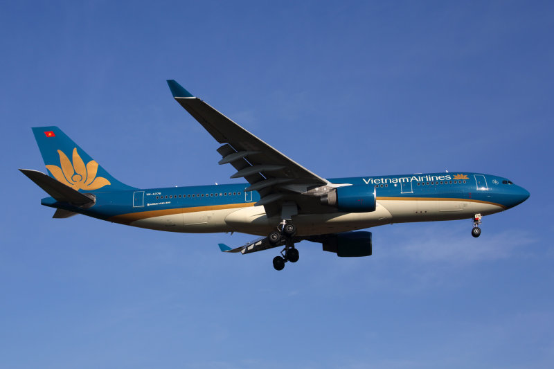 VIETNAM AIRLINES AIRBUS A330 200 MEL RF 5K5A6107.jpg