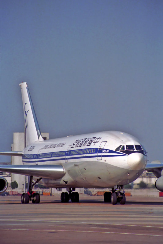 CHINA XINJIANG AIRLINES ILYUSHIN 86 SHA RF 986 29.jpg