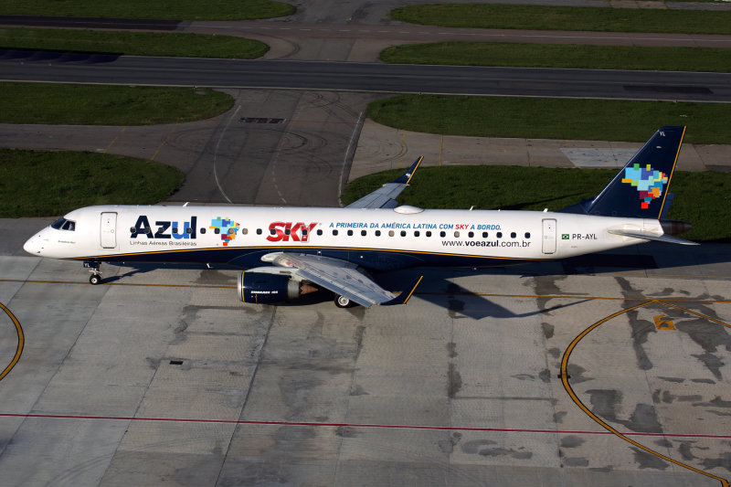 AZUL EMBRAER 195 SDU RF 5K5A9168.jpg