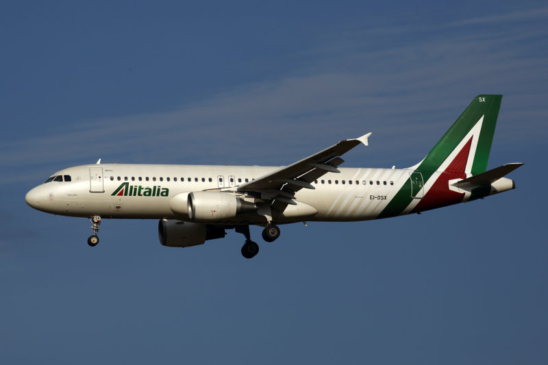 ALITALIA AIRBUS A320 FCO RF 5K5A8225.jpg