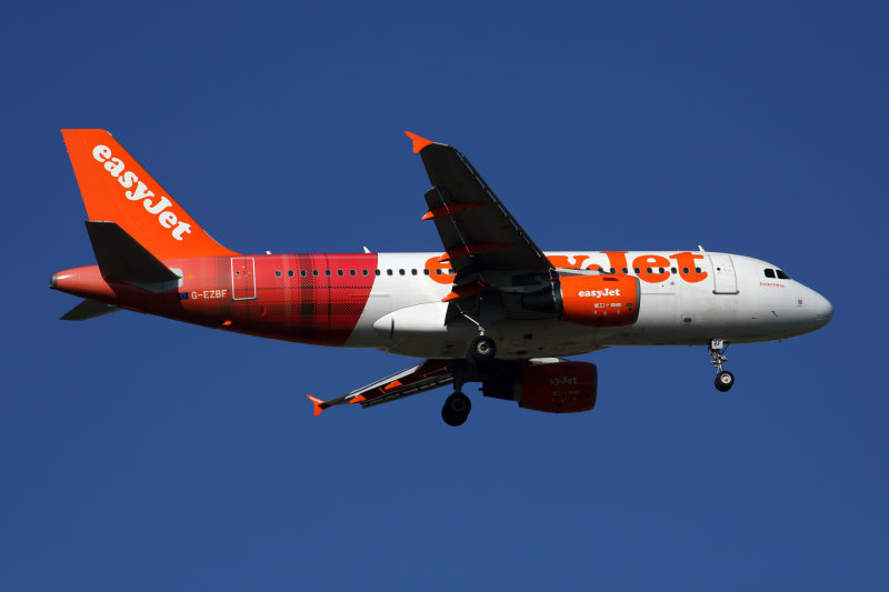 EASYJET AIRBUS A319 MAD RF 5K5A7531.jpg