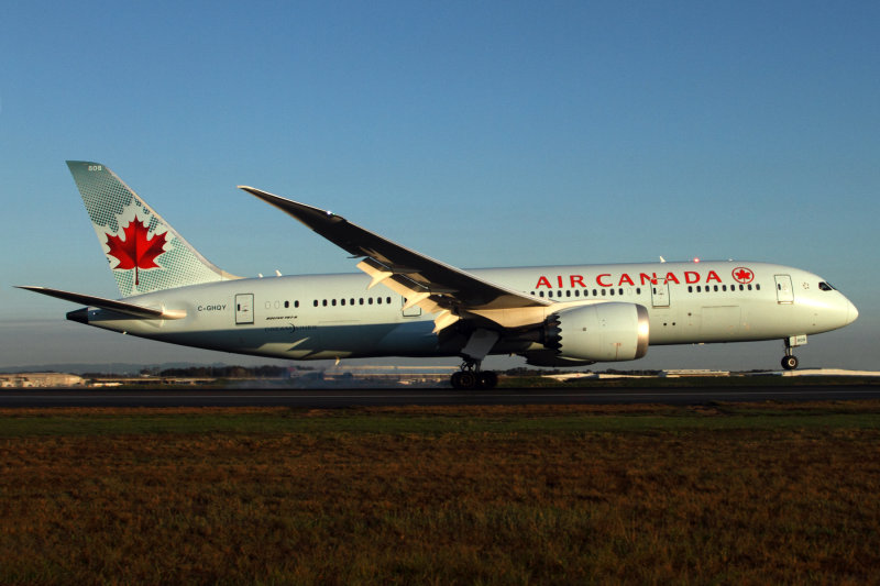 AIR CANADA BOEING 787 8 BNE RF IMG_1264.jpg