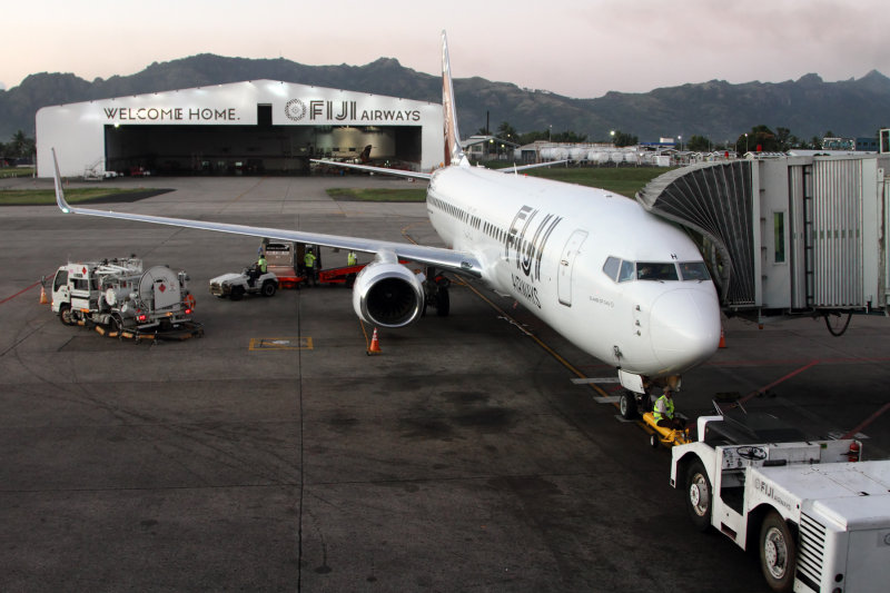 FUJI AIRWAYS BOEING 737 800 NAN RF IMG_1617.jpg