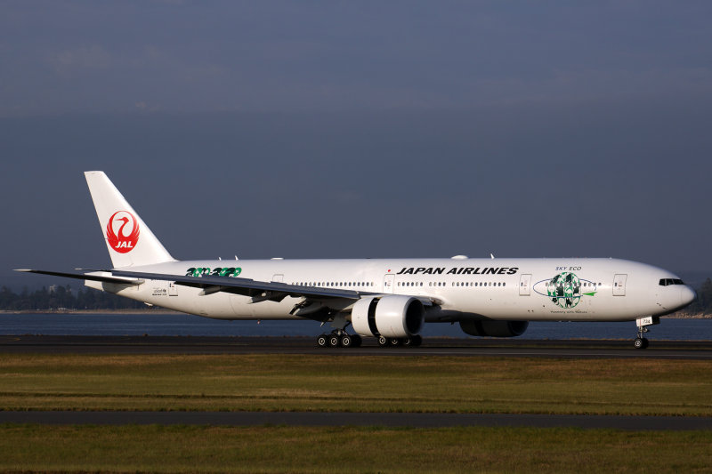 JAPAN AIRLINES BOEING 777 300ER SYD RF 5K5A2123.jpg