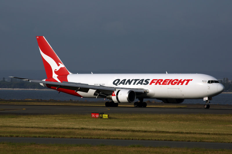 QANTAS FREIGHT BOEING 767 300F SYD RF 5K5A2184.jpg