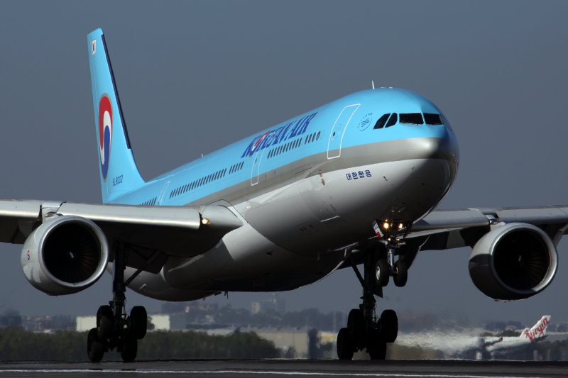 KOREAN AIR AIRBUS A330 300 BNE RF 5K5A2770.jpg