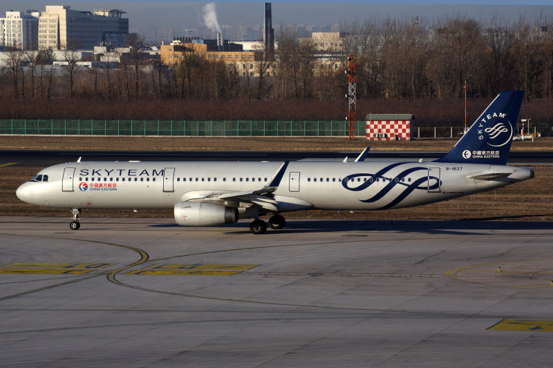 CHINA EASTERN AIRBUS A321 BJS RF 5K5A3246.jpg