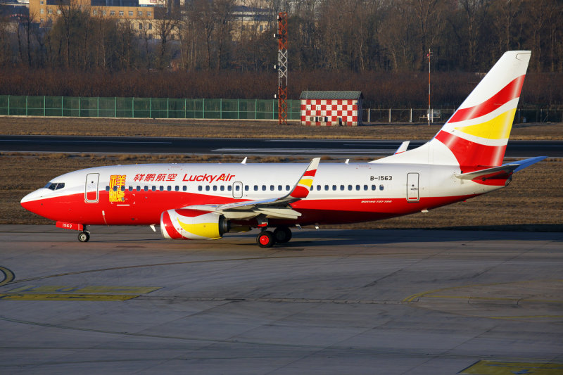 LUCKY AIR BOEING 737 700 BJS RF 5K5A3155.jpg