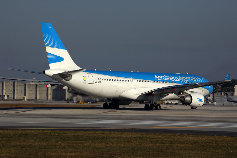 AEROLINEAS ARGENTINAS AIRBUS A330 200 MIA RF 5K5A6935.jpg