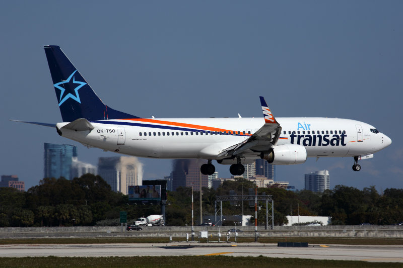 AIR TRANSAT BOEING 737 800 FLL RF 5K5A6631.jpg