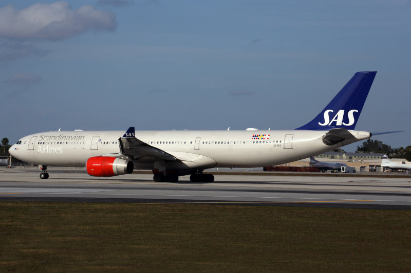 SAS AIRBUS A330 300 MIA RF 5K5A6143.jpg