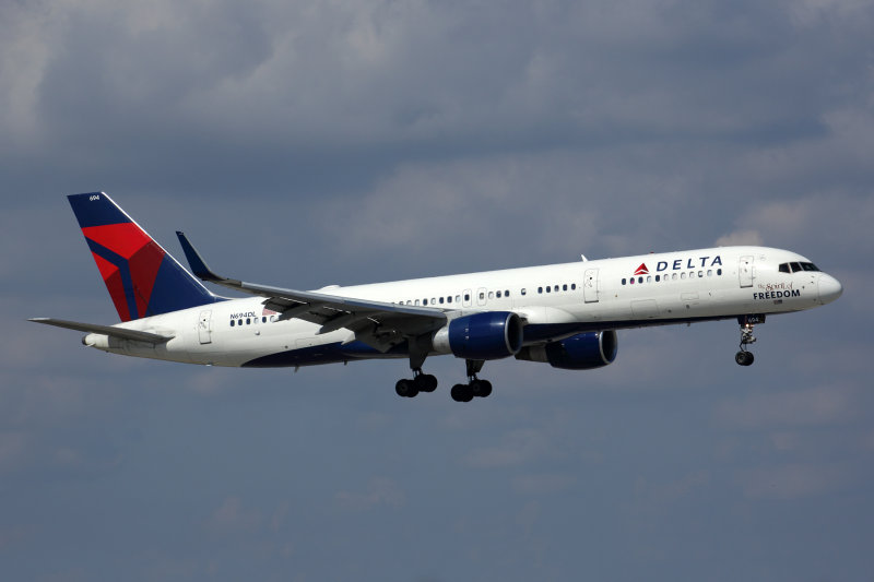 DELTA BOEING 757 300 FLL RF 5K5A6713.jpg