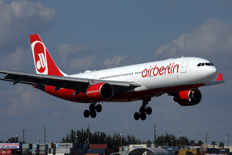 AIR BERLIN AIRBUS A330 200 MIA RF 5K5A7093.jpg