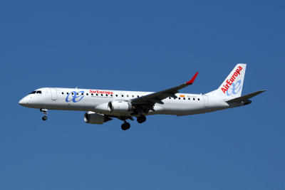 AIR EUROPA EMBRAER 190 MAD RF 5K5A1364.jpg