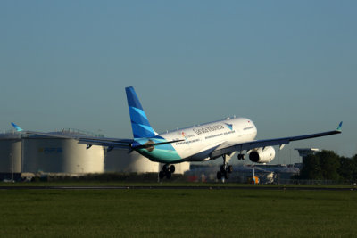 GARUDA INDONESIA AIRBUS A330 200 AMS RF 5K5A1590.jpg