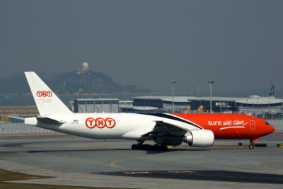 TNT BOEING 777F HKG RF 5K5A8367.jpg