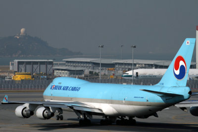 KOREAN AIR CARGO BOEING 747 400F HKG RF IMG_0747.jpg