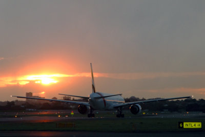 EMIRATES BOEING 777 300ER SYD RF IMG_8417.jpg