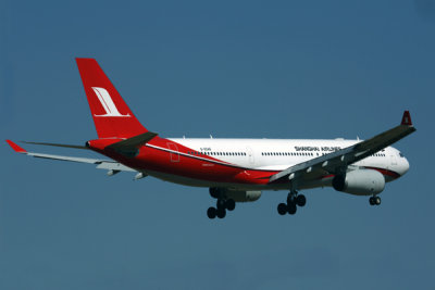 SHANGHAI AIRLINES AIRBUS A330 200 MEL RF 5K5A9877.jpg