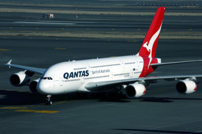 QANTAS AIRBUS A380 DXB RF 5K5A0422.jpg